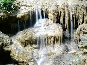 Tharn Pliew Waterfall