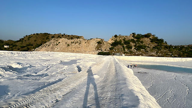 Dumping yard pre wedding location