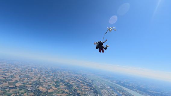 Abeille Parachutisme: Baptême/saut/chute libre parachute/Le Havre/Normandie