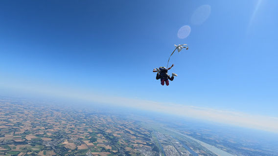 Abeille Parachutisme: Baptême/saut/chute libre parachute/Le Havre/Normandie