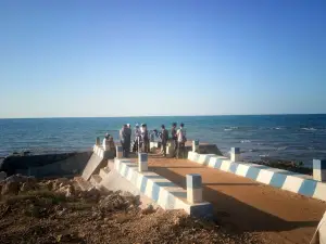Pantai Wisata Taneros