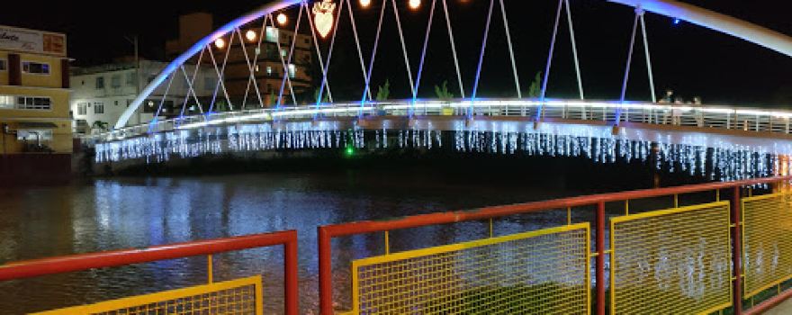 Praça Jones dos Santos Neves