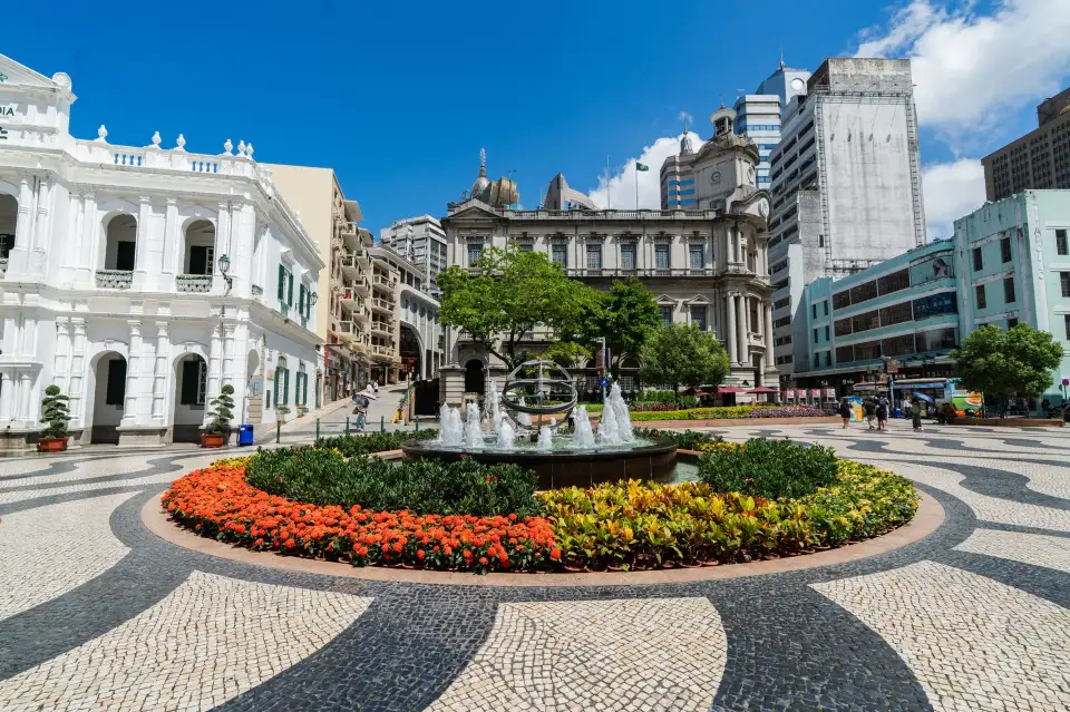4_Senado Square