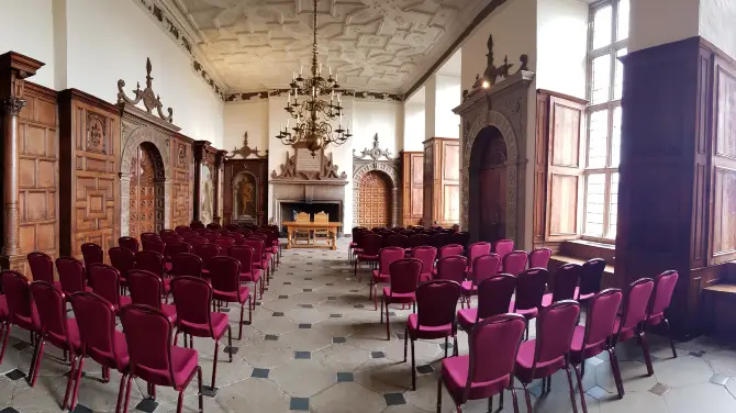 3_Aston Hall