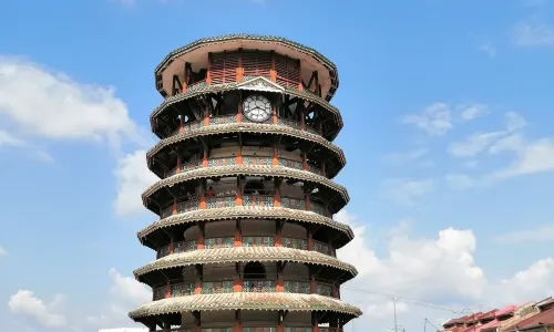 Menara Condong Teluk Intan