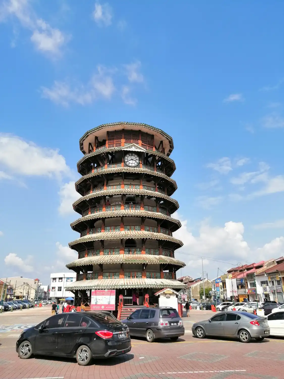 Hotels near Menara Condong Teluk Intan