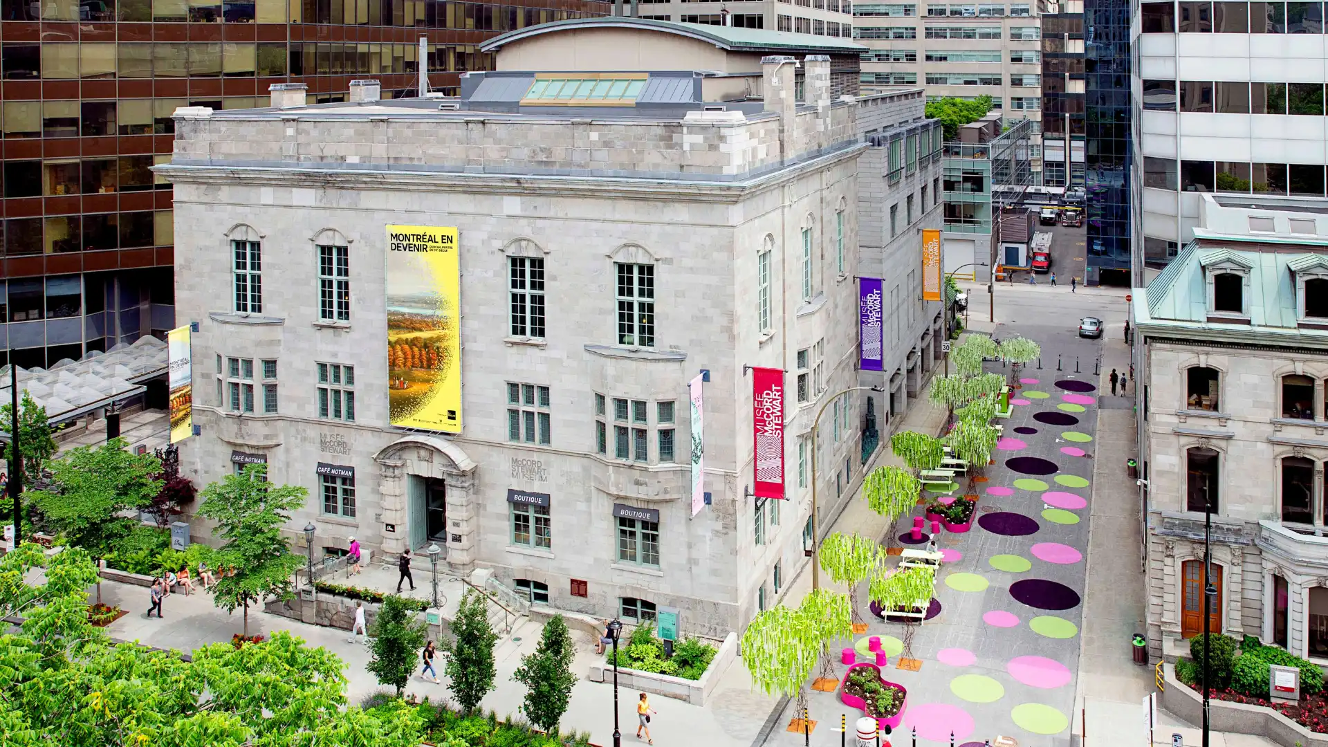 Hotels near McCord Stewart Museum
