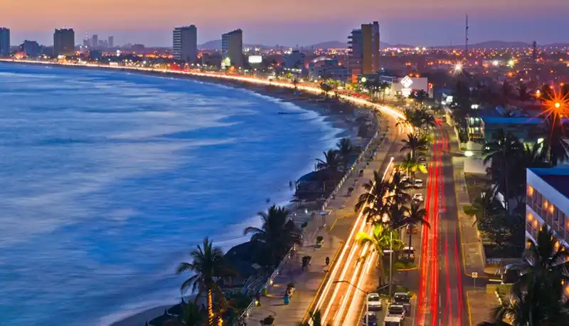 Hotels near Malecon