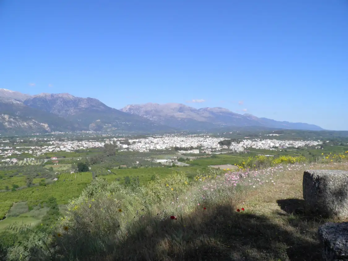 Hotels near Menelaion