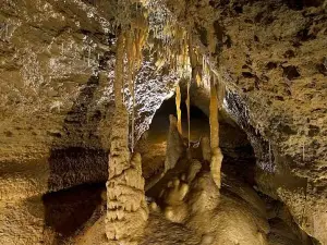 Lincoln Caverns