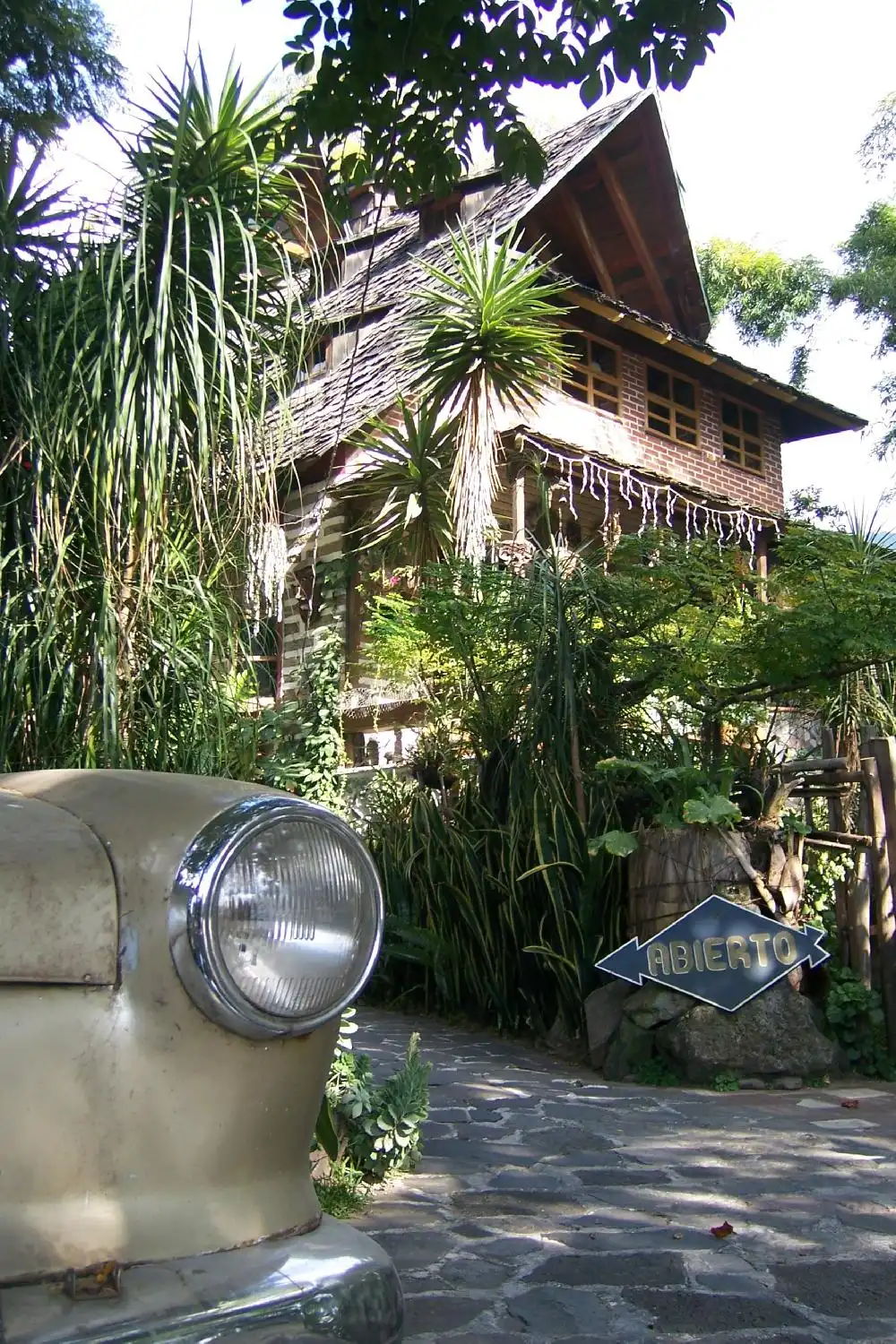 Hotels near La Galeria