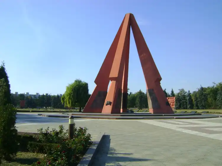 Hotels near Victory Memorial and Eternal Flame