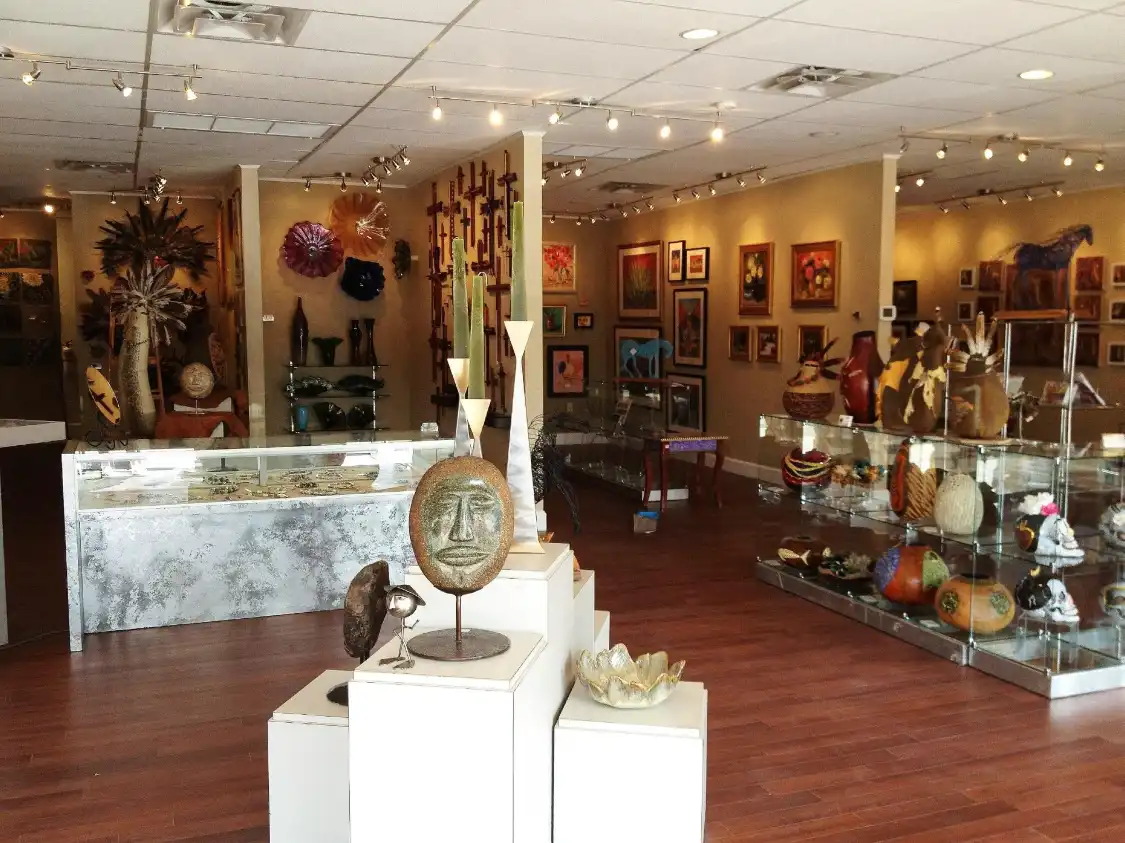 Hotels near On the Edge Gallery