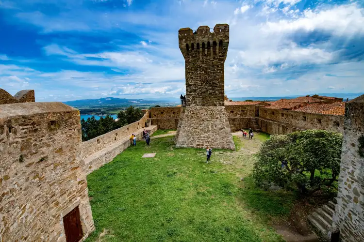 Hôtels à : Populonia