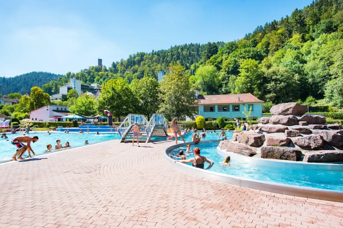 Hotels near Waldhufendorf Beinberg