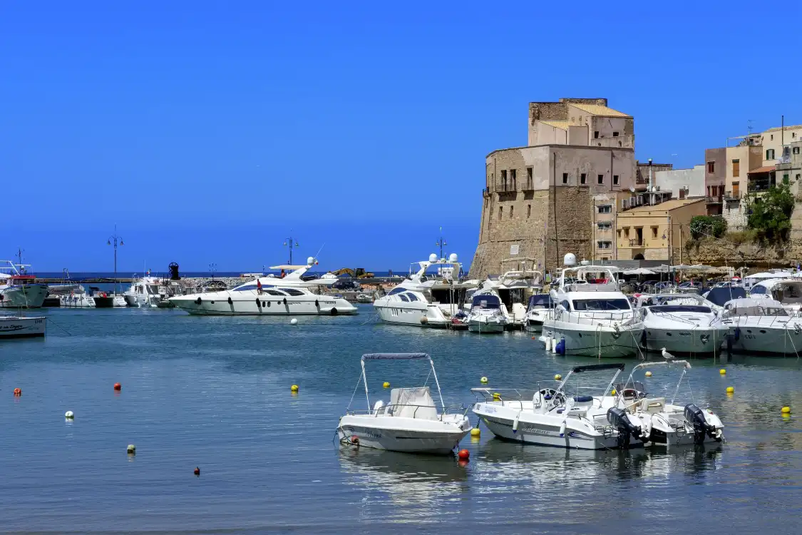 Hotels near Castello Arabo Normanno