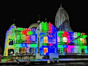 Shri 1008 digambar jain trimurti temple silwani
