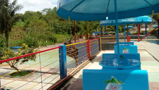 Kolam Renang Tirtamas