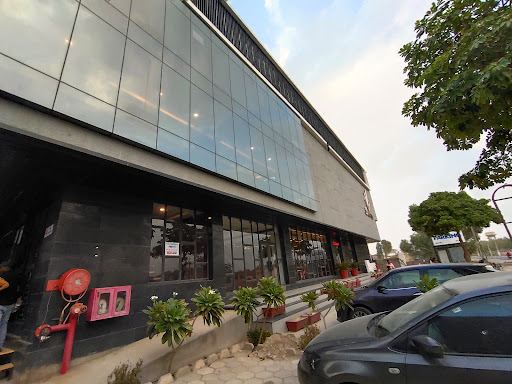 V Square Multiplex