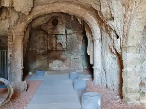 Grottes Et Cascades Des Carmes Barjols