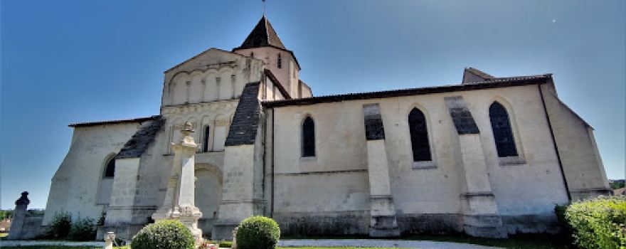 Eglise Fortifiée Saint-Pierre à Reignac