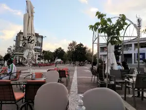 Dimokratias Square
