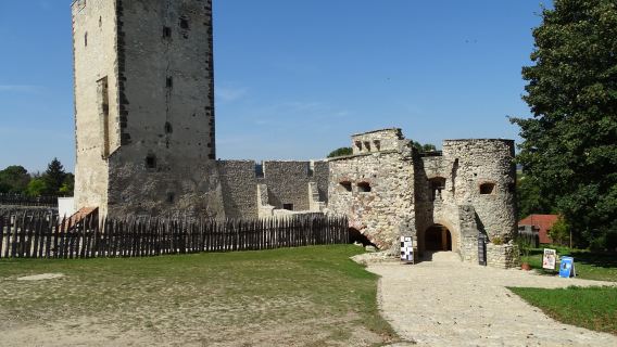 Kinizsi Castle