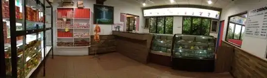 Hotels near Raju's Hill Strawberry Farm