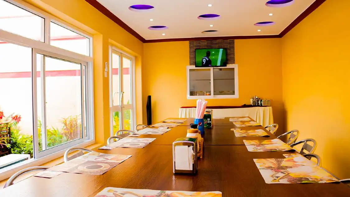 Hotels near Tororo Rock