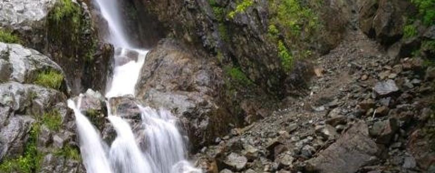 Roaring Brook Falls