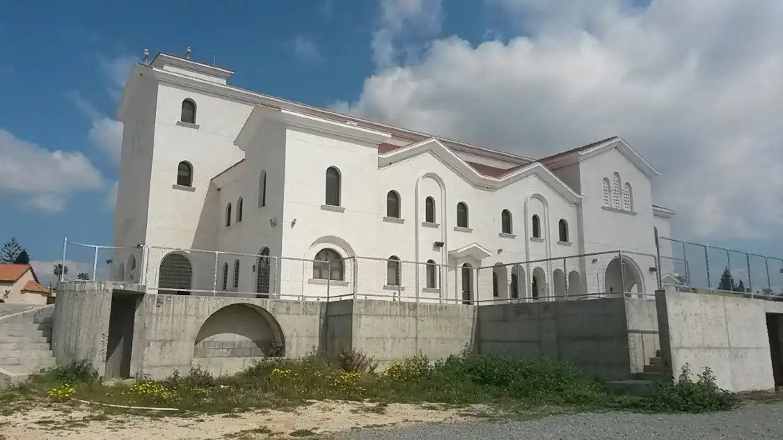 Hotels near Church of the Holy Cross