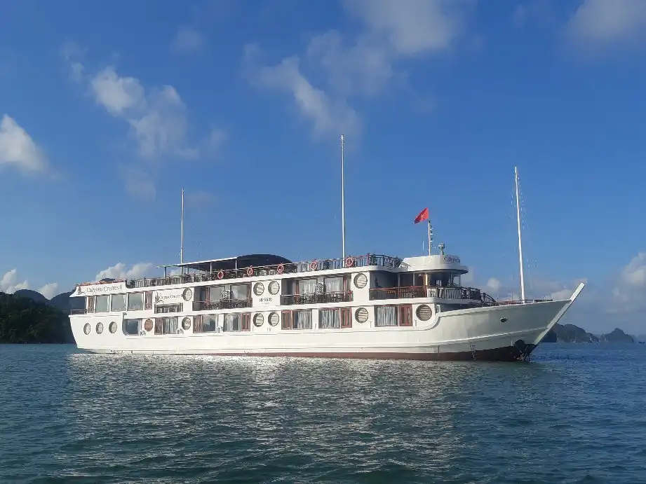 Halong Calypso Cruise附近的飯店