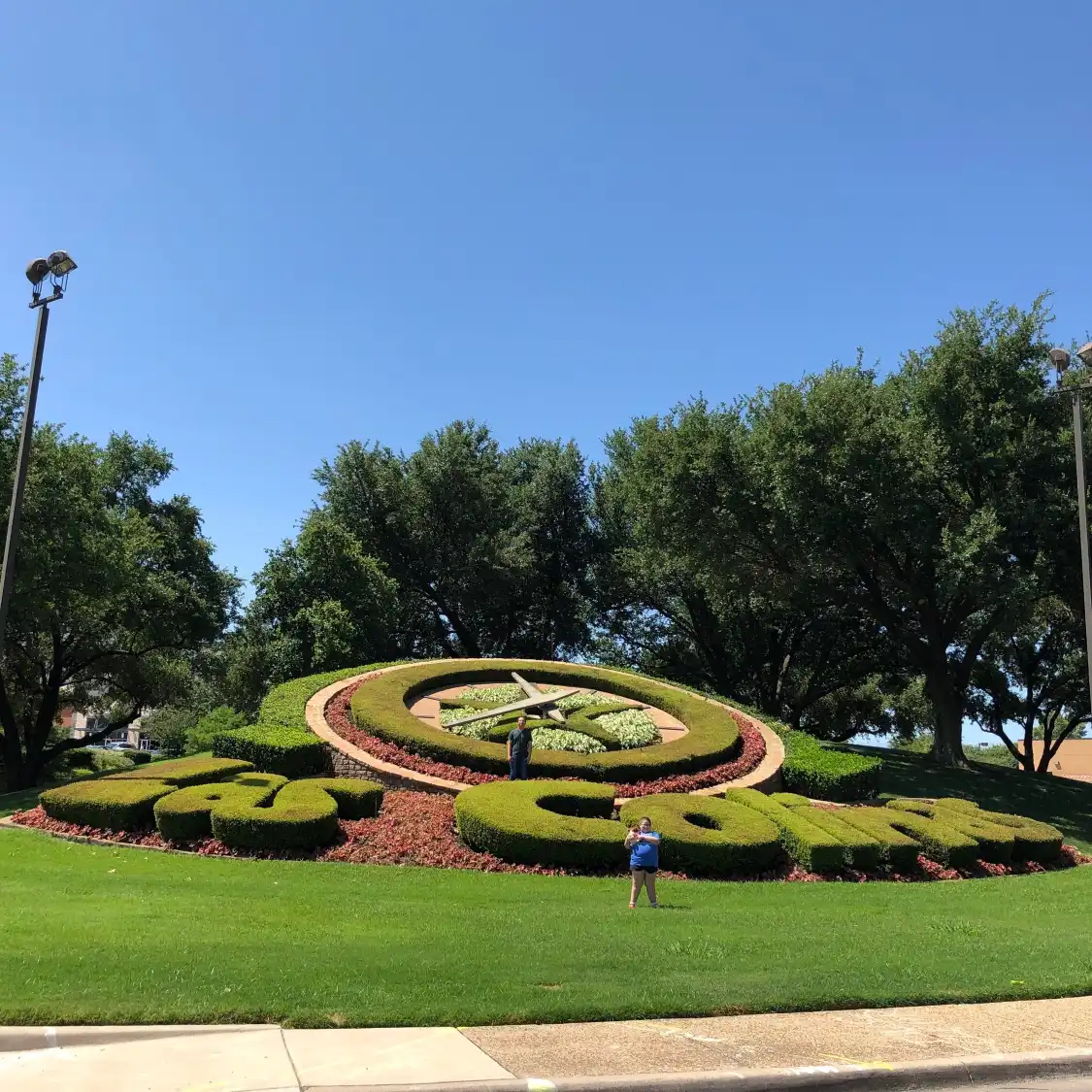 Hotels near Las Colinas Flower Clock