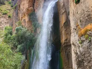 Shahandasht Waterfall