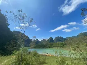 Nong Dzung lake, kayak - camping