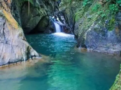 "The Doors of Miraflores"