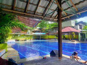 Kolam Renang Jobong