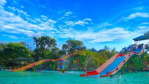 Tiga Bintang Firdaus Waterboom Terisi Jatimulya