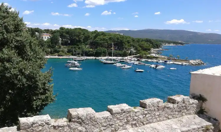 Hotels near Frankopan Castle
