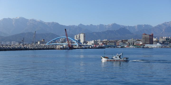 東明港
