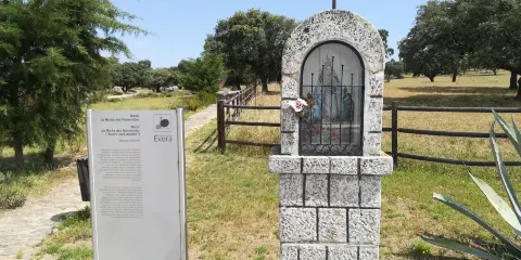 Rocha dos Namorados （S. Pedro do Corval）