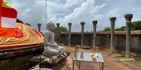 Girihandu Seya Temple