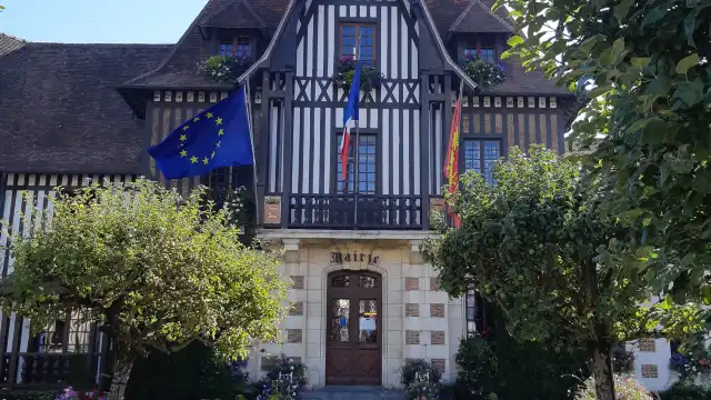 Hotels near La mairie