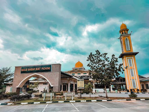 Compare 4 airports near Sepang