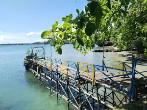 nunuhu gamlaha beach