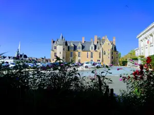 Cultural Center René of Anjou