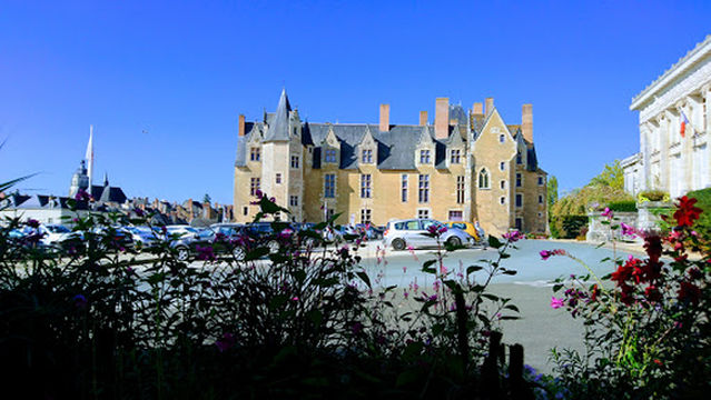 Cultural Center René of Anjou
