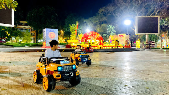 Quảng trường Tượng đài Chủ tịch Hồ Chí Minh