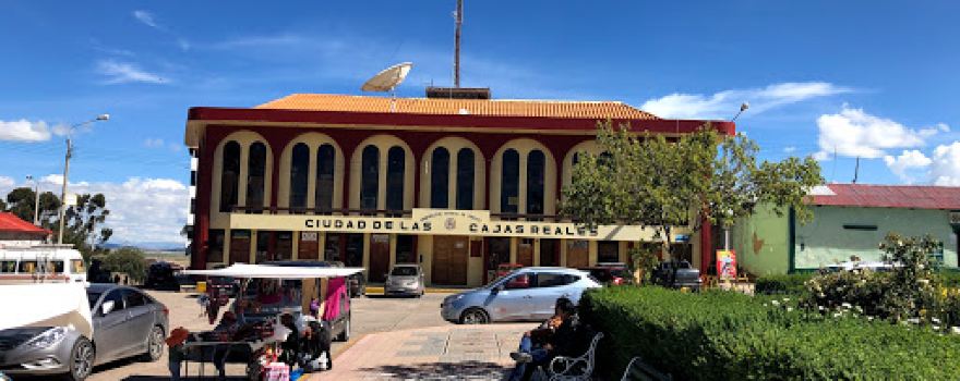 Plaza De Armas Chucuito - Puno