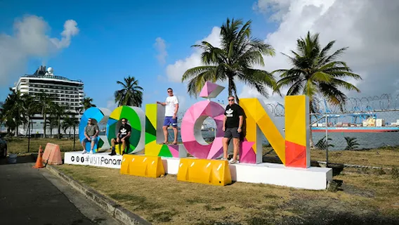 Parador Fotográfico | Colón 2000